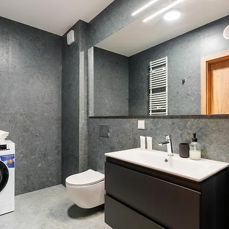 Apart111 Premium Basen W Cenie *