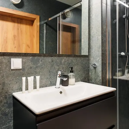 Apart111 Premium Basen W Cenie * 科沃布热格